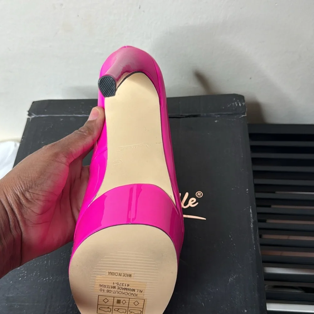 Pink Heels - Picture 7 of 7